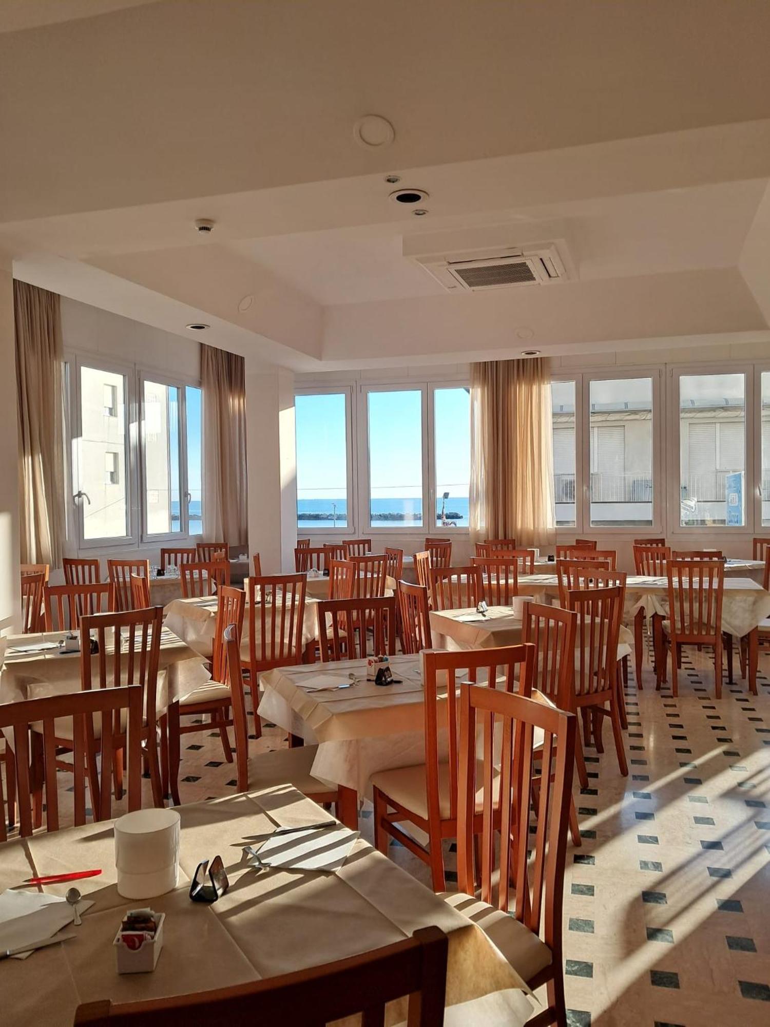Hotel Barca D'Oro Bellaria-Igea Marina Exterior photo